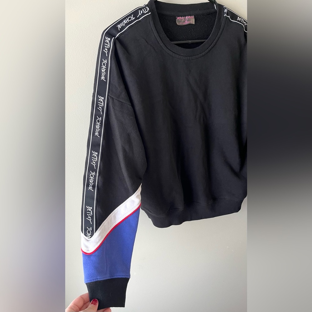 Betsey Johnson Black Crew Neck Sweater Size Medium Spell Out Label -streetwear - Picture 4 of 8